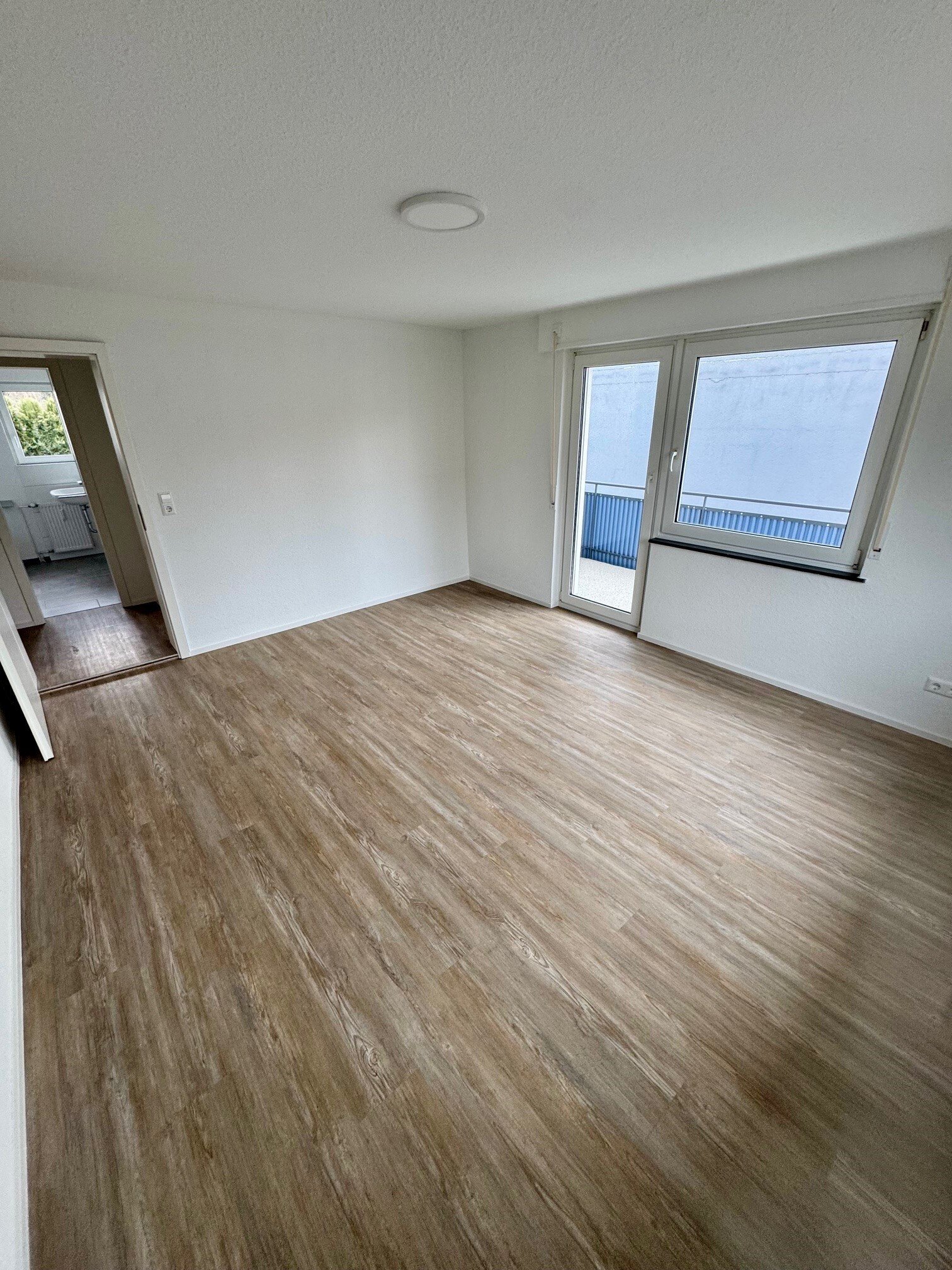 Moderne 4-Zi.-Wohnung -ERBBAU-OG- Konstanz – Komfortables Wohnen mit Balkon und EBK