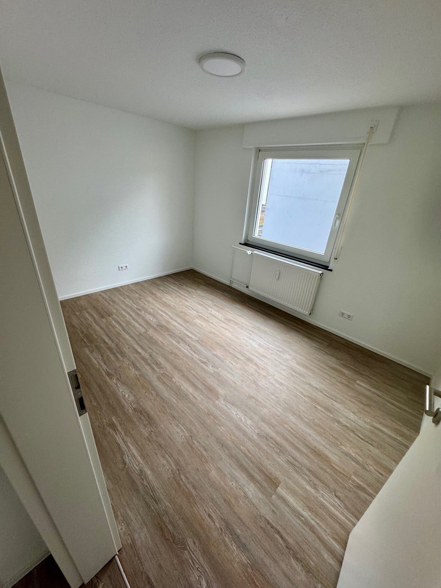 Moderne 4-Zi.-Wohnung -ERBBAU-OG- Konstanz – Komfortables Wohnen mit Balkon und EBK
