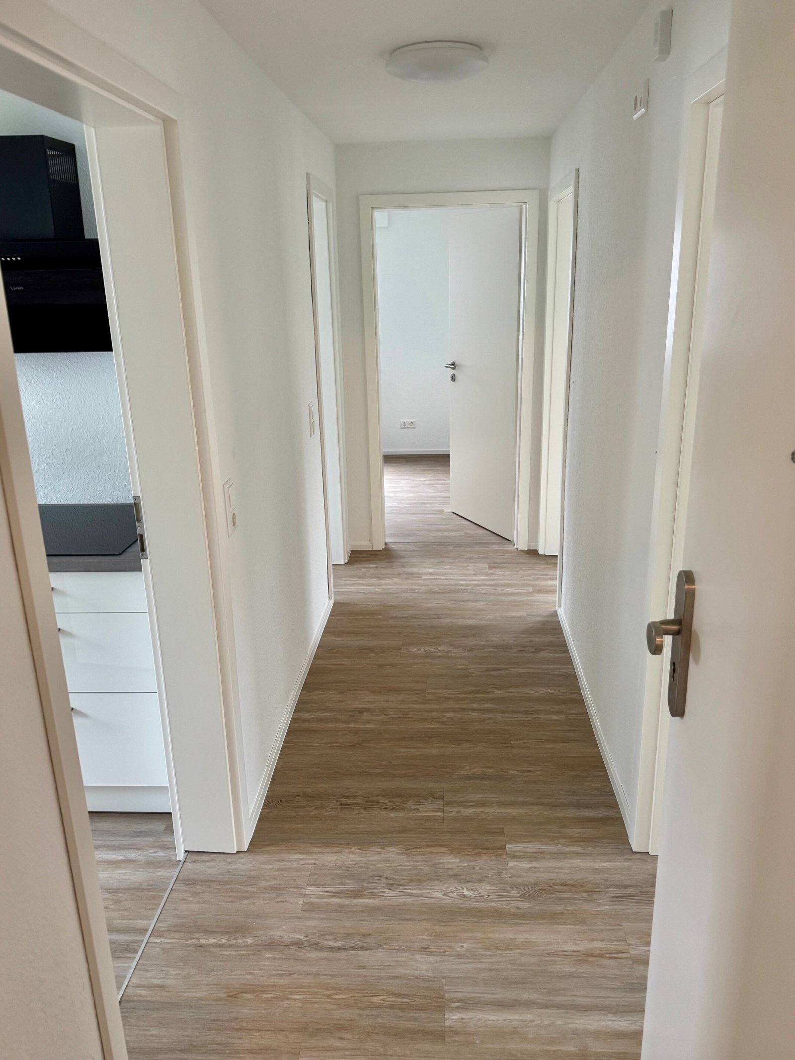 Moderne 4-Zi.-Wohnung -ERBBAU-OG- Konstanz – Komfortables Wohnen mit Balkon und EBK