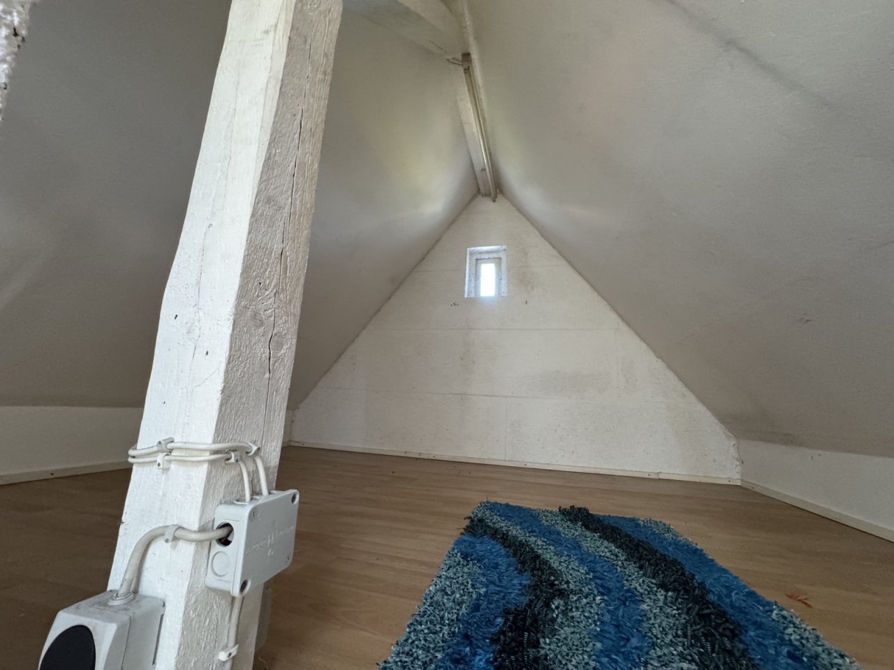 Vielfältig Nutzbarer Dachboden