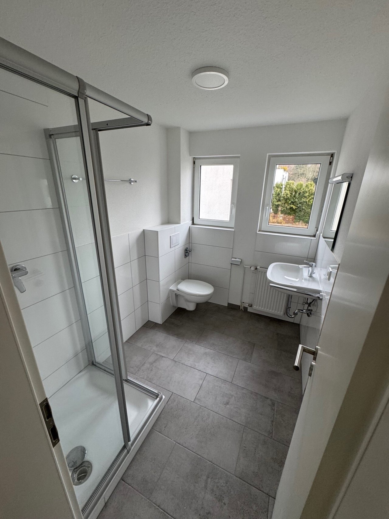 Tageslichtbad mit Dusche Tageslichtbad mit Dusche